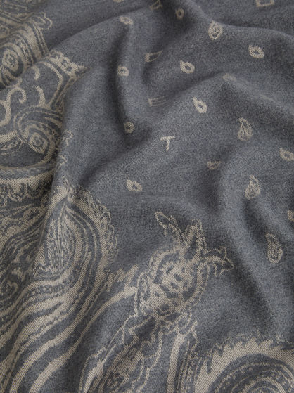 FRINGED JACQUARD THROW