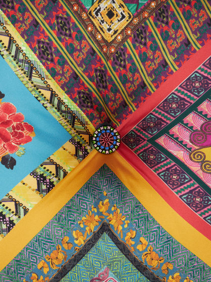 SILK TWILL CUSHION WITH BUTTON