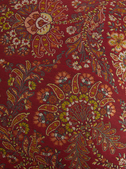 COJÍN JACQUARD CON FLECOS