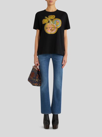 T-SHIRT WITH APPLE PRINT AND LOGO