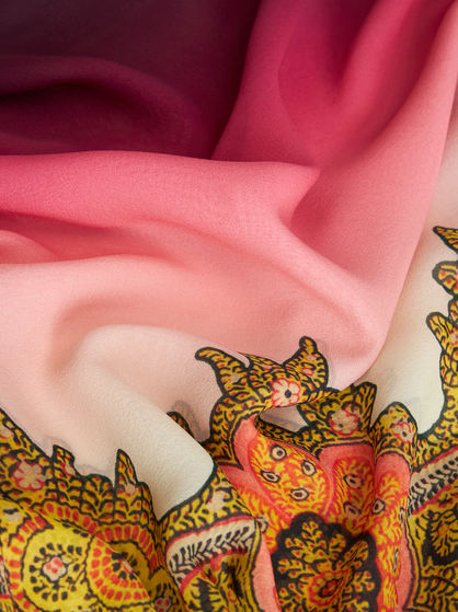 TOP WITH COLOUR SHADING AND PAISLEY PATTERNS