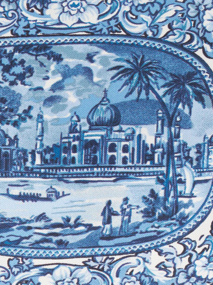 MEDALLION PRINT CUSHION