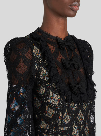 SHORT LACE DRESS