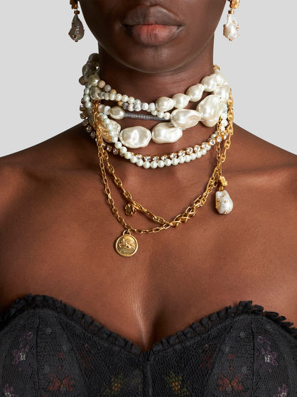 MULTI PEARL AND PENDANT NECKLACE