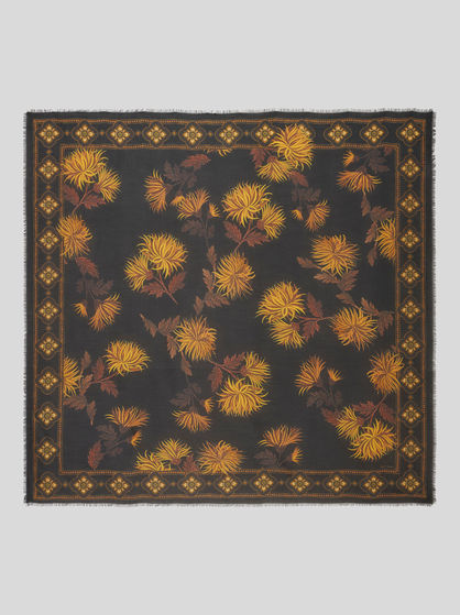 SHAWL WITH DAHLIAS