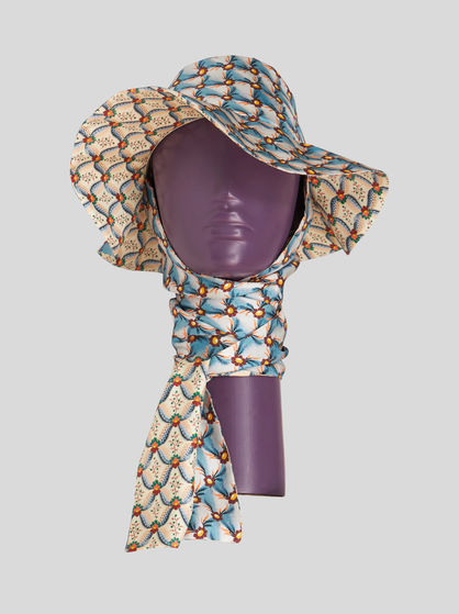 WIDE-BRIMMED SILK HAT