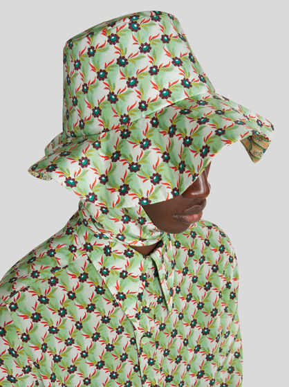 WIDE-BRIMMED SILK HAT