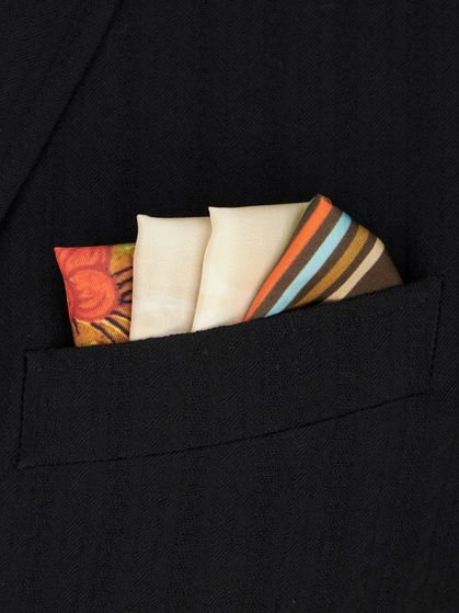 FIGURATIVE DESIGN POCKET SQUARE