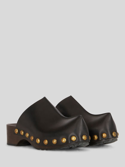 LEATHER CLOGS