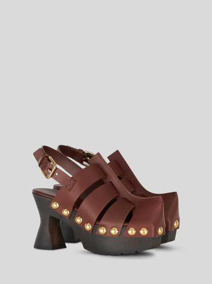 LEATHER CLOGS WITH STRAP
