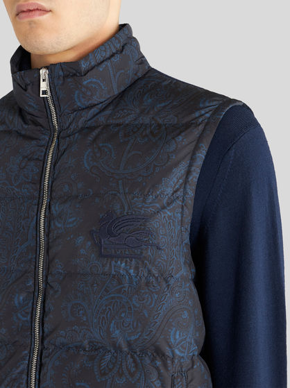 SLEEVELESS PAISLEY DOWN JACKET WITH HOOD