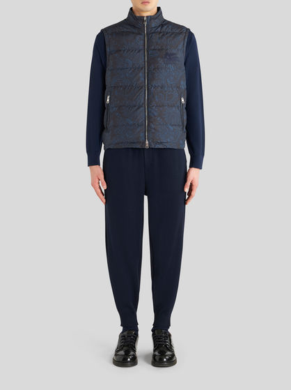 SLEEVELESS PAISLEY DOWN JACKET WITH HOOD