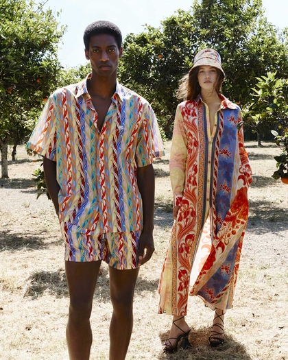 men wearing ETRO SUMMER SHIRT WITH MULTICOLOURED MOTIF and a woman with ETRO SUMMER SHIRT DRESS - link to men's ETRO summer collection
