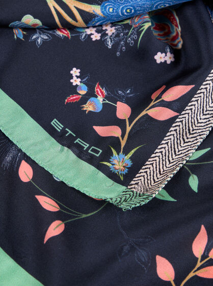 SILK TWILL POCKET SQUARE WITH PEACOCK