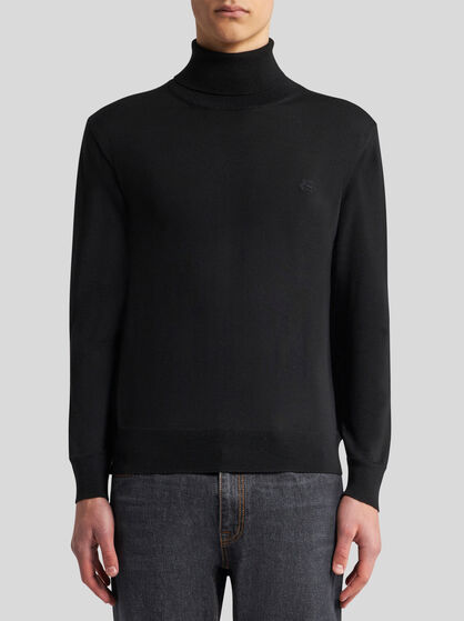 WOOL TURTLENECK WITH EMBROIDERY