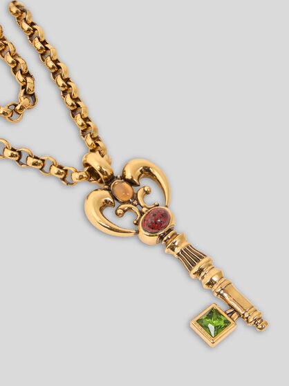 NECKLACE WITH KEY PENDANT