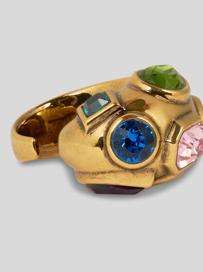 RING MIT SCHMUCKSTEINEN