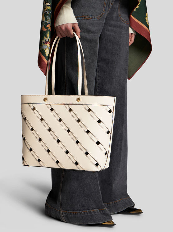 Shop Etro Shopping-bag Mit Cut-out-details Mittelgross In Weiss