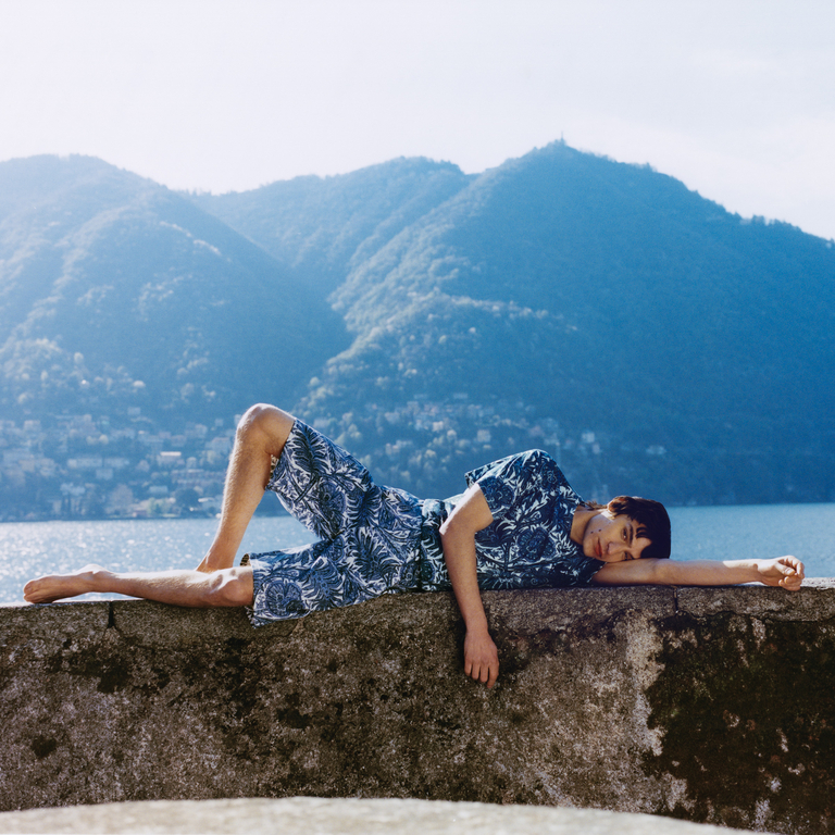 ETRO’s Foliage Print Jersey T-Shirt and Shorts, both designed by Marco De Vincenzo for the SS23 collection