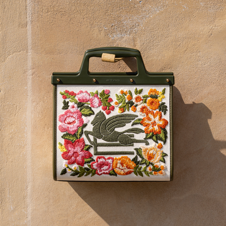 Love Trotter ETRO shoulder bag with Pegasus and floral patterns