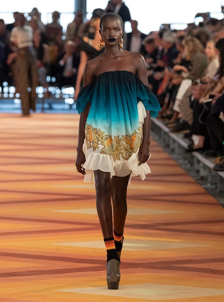  Woman Fashion Show SS23 by Marco De Vincenzo