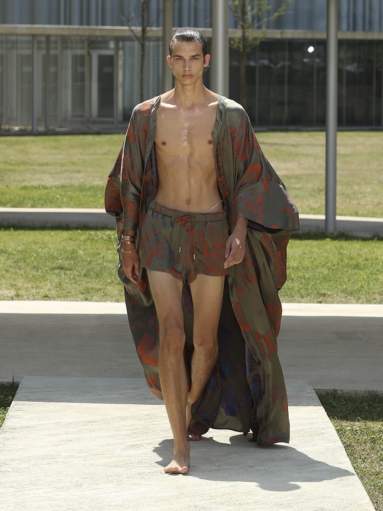 Etro Man Fashion Show SS23; Kimono-Style Coat With Red Floral Prints Matched with short