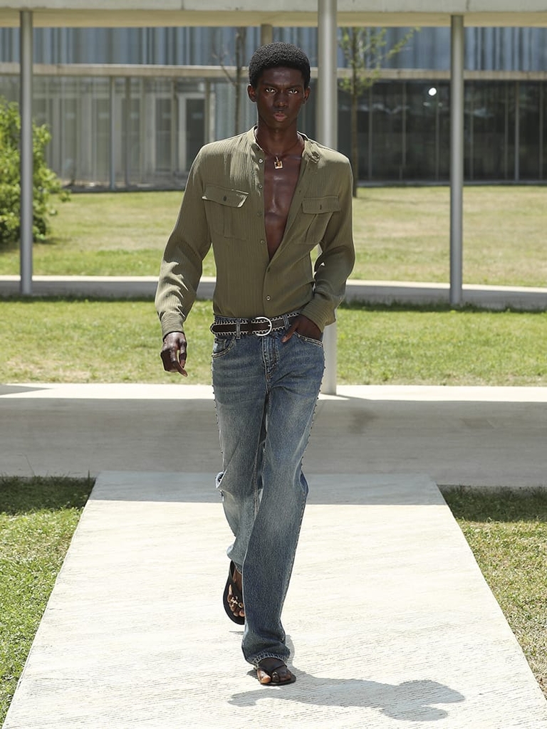 Etro Man Fashion Show SS23; Jeans With Mini Studs and Ribbed Silk Shirt accompanied by Leather Belt With Stitching