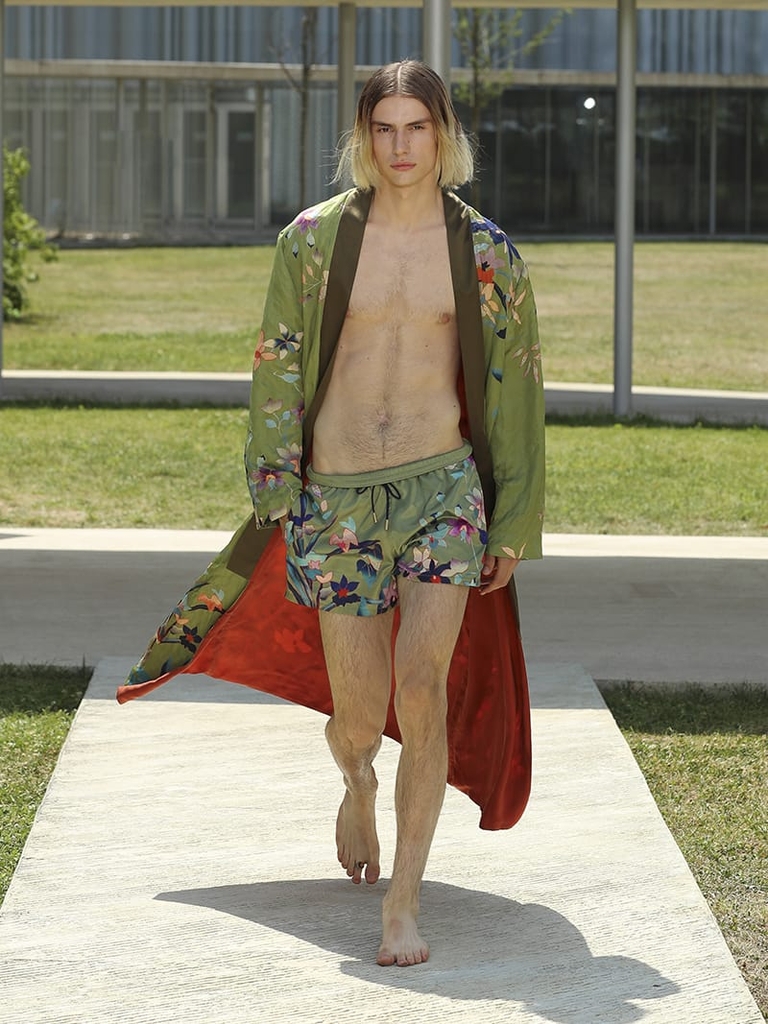 Etro Man Fashion Show SS23; Kimono-Style Coat With Floral Prints Matched with short
