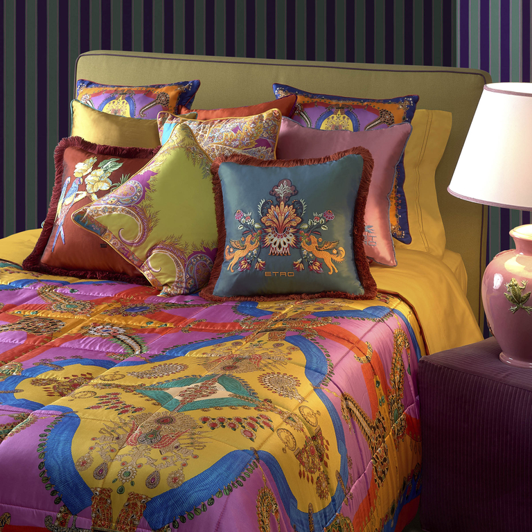 Bed and cushions with floral patterns Etro home collection