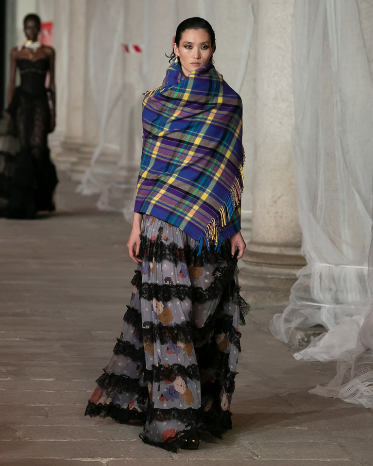 Woman Fashion Show Fall Winter 23-24 Marco De Vincenzo