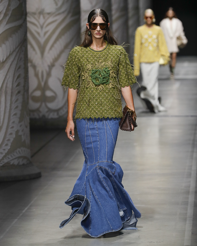 Woman Fashion Show SS24; Designed by Marco De Vincenzo for Etro.
