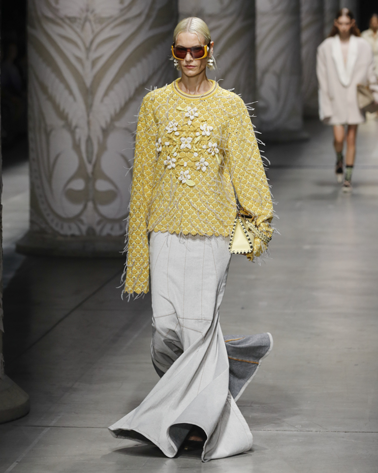 Woman Fashion Show SS24; Designed by Marco De Vincenzo for Etro.